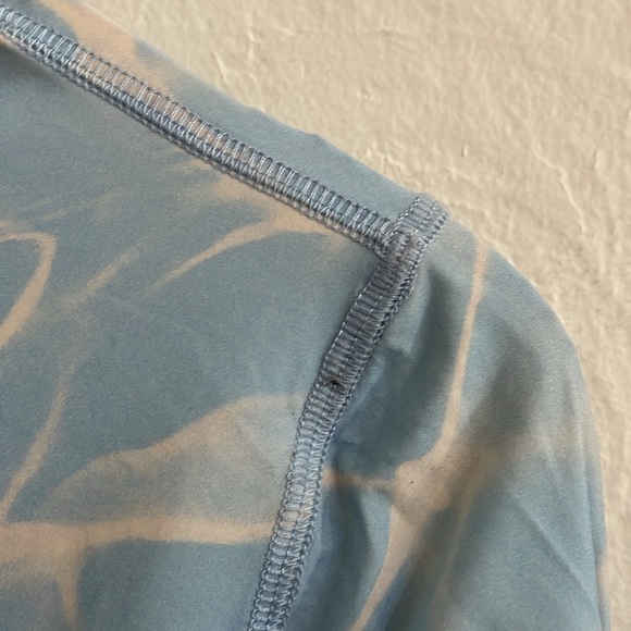 OVAL SQUARE Women's Skye Long Sleeve Blouse Size Medium in Blue Pool - Picture 3 of 7